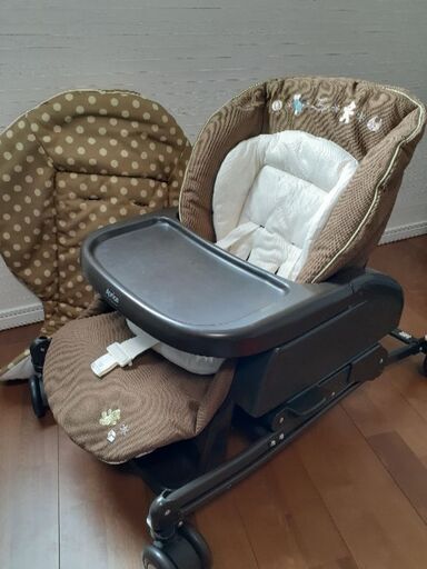 大幅値下げ　美品　アップリカ　ハイローチェア　換えカバー付き