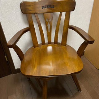 木製の椅子 ２脚