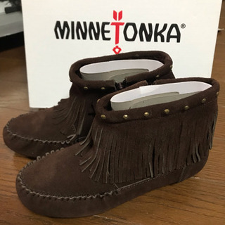 【新品】ミネトンカ ブーツ サイズ6（23cm）