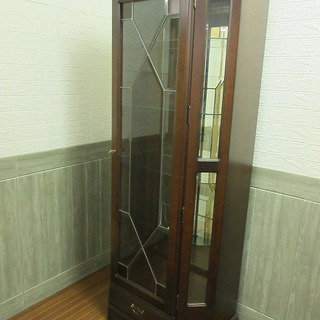 stp-0032　アトランタ　ショーケース 　ATLANTA　IDF太田長　ショーケース　飾り棚　チェスト　ガラスケース　キュリオケース　楢材　栗材　照明付　鍵付き　収納家具　リビング