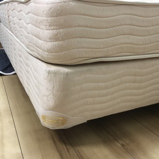 シモンズダブルベッド