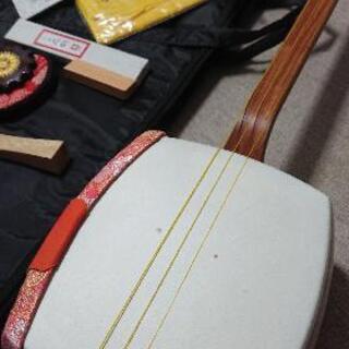 三味線 美品 始める為に必要なものは揃っております。