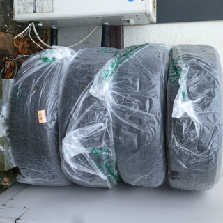 スタットレスタイヤ　icse guard  215/65r16