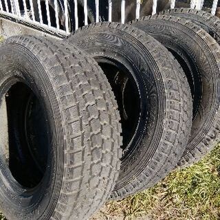 スタッドレス245/70R16グッドイヤー,ビックホーン、ウィザード等4WD