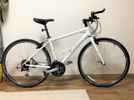 クロスバイク TrekFX7.2 白 サイズ17.5(161-172 cm)