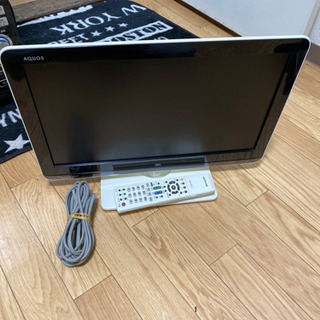 No.1 AQUOS 19型テレビ　2010年　ホワイト☺️