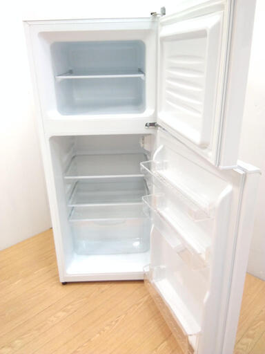 冷蔵庫　シンプルデザイン　高年式　121Ｌ　ひとり暮らしに