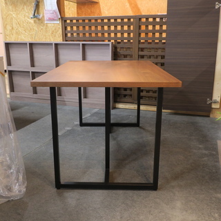 売り切れました2-2 【お新古市場】 軽トラック2時間貸出し無料！！【新古品】 【展示品】 ROCKSTONE（ロックストーン） HOUJYO PM666 W1300 ダイニングテーブル 木目調ブラウン