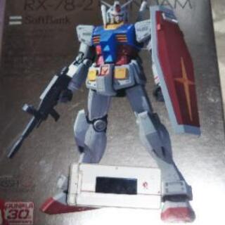 値下げしました。Softbankガンダム携帯(中古)プラモデル(未開封)