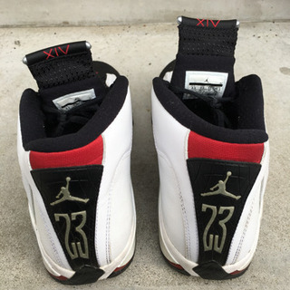 ジョーダン14スニーカー