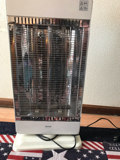 首振り機能付き電気ストーブ