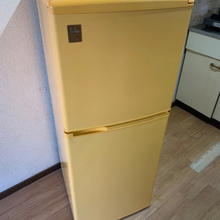 サンヨー　冷蔵庫　137リッター　2002年製