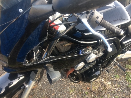 FZ400　エンジン実働　カウル割れあり　現状販売　XJR?ZZR? FZ400 エンジン実働 カウル割れあり 現状販売 XJR?ZZR?