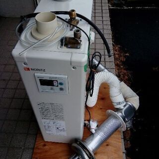 美品 ！！   給湯専用ボイラー    使用一年　2018年製造　ノーリツ 石油給湯器 OQB-3704FF　プラス　 美品 ！！ 給湯専用ボイラー 使用一年 2018年製造 ノーリツ 石油給湯器