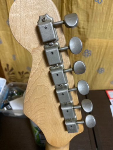 メーカー不明 ペグはエリッククラプトンモデルピックアップ