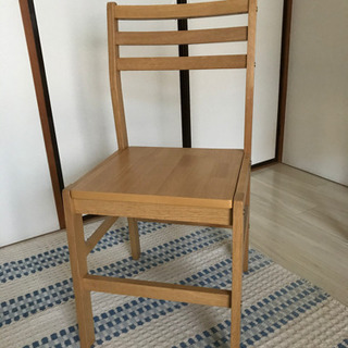 ニトリ　とてもシンプルな椅子