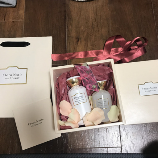 新品　jillstuartボディークリーム、オイルセット