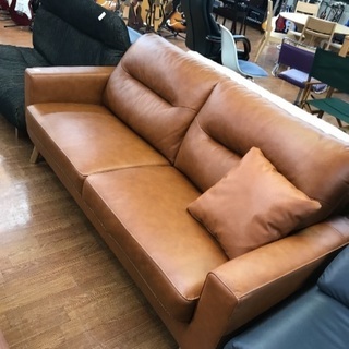 おススメの逸品！キャメルカラーのレザーソファー！