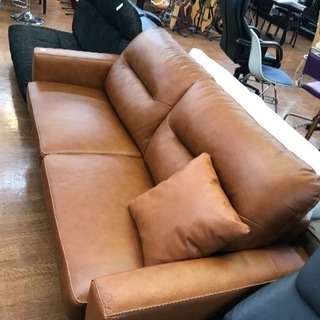 おススメの逸品！キャメルカラーのレザーソファー！