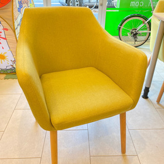 お店で使える綺麗なソファータイプの椅子