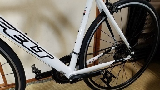 FELT F75 2016年モデル　グロスホワイト　サイズ540　【中古美品】【おまけ付】 FELT F75 2016年モデル グロスホワイト サイズ540 【中古美品