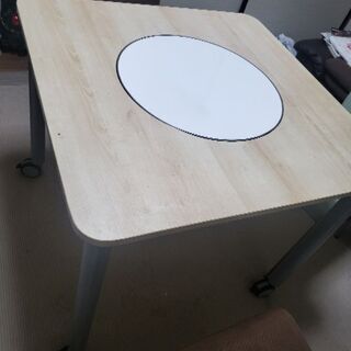 正方形四角いテーブル