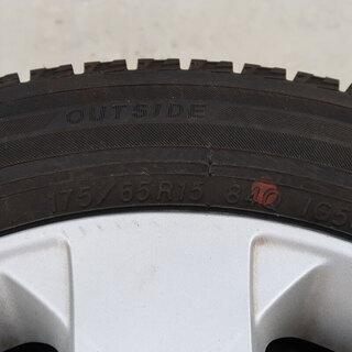 値下げしました！　新しい！　スタッドレスタイヤ4本　175/65R15 フィットシャトル用