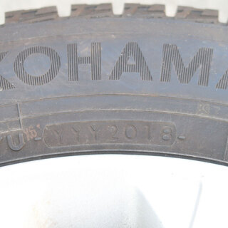 値下げしました！　新しい！　スタッドレスタイヤ4本　175/65R15 フィットシャトル用