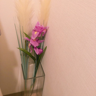 ニトリ　花瓶　フラワーベース タンク(40cm) 造花付き