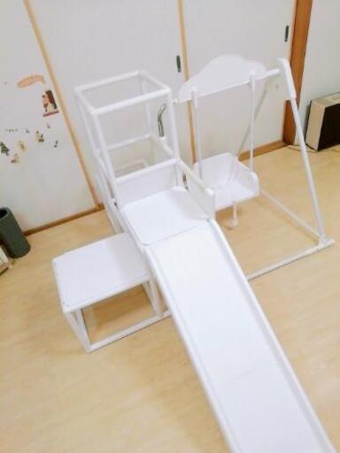 商談中☆真っ白☆ジャングルジム☆滑り台、ブランコ、鉄棒付き(キッズ