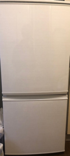冷蔵庫 シャープ137L