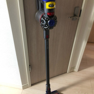 【美品】dyson v8 fluffy+ 掃除機 ダイソン
