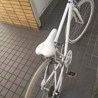 大特価セール】6段変速クロスバイク ホワイト【プレゼント有】※取引中