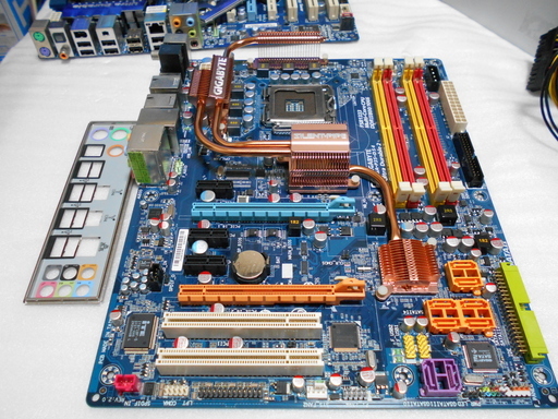 Lga775マザーボード Gigabyte Ga P35 Ds4 中古 ねおち 柏のpcパーツの中古あげます 譲ります ジモティーで不用品の処分 Lga775マザーボード Gigabyte Ga P35 Ds4 中古 ねおち 柏のpcパーツの中古あげます 譲ります ジモティーで不用品の処分