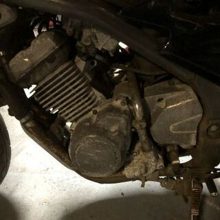 只今、年末セール中‼ 表示価格から30%オフ‼ カワサキ バリオス250 部品取り