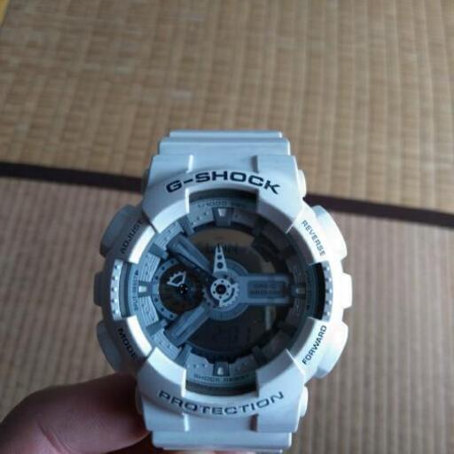 取引中　gshock 白