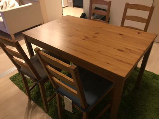 IKEA ダイニングテーブル椅子４つ付き