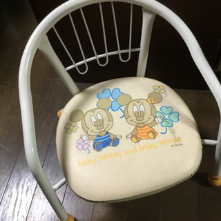 ベビーチェアー　ディズニーの子供用パイプ椅子