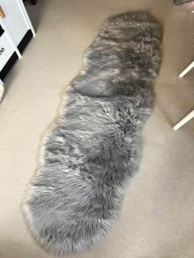 新品未使用　ムートンラグ　ファーラグ