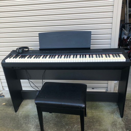 YAMAHA P-105 ヤマハ 2014年製　88鍵盤　電子ピアノ オプションのスタンドとヘッドフォンと高低自在椅子付き