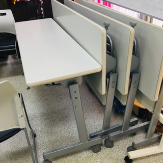 会議テーブル、ホワイトボード、椅子セット