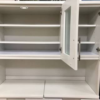 【リサイクルショップ八光　田上店　配達・設置OK】エナメルホワイト&シルバー　大型食器棚 リサイクルサービス八光 田上店 配達・設置OK】エナメルホワイト 大型