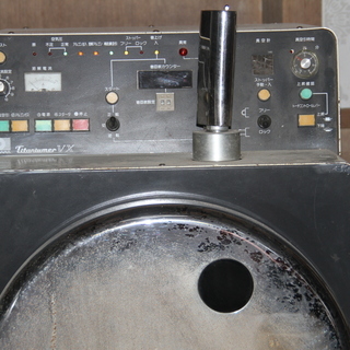 歯科技工用純チタン鋳造機 取りに来られる方でお願いします。