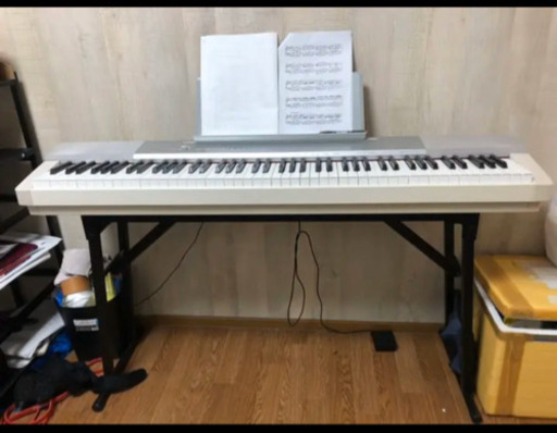電子ピアノ