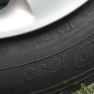 YOKOHAMA ヨコハマ スタットレス 張り溝