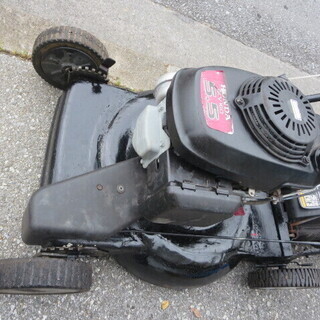 アメリカ製エンジンHONDA自走芝刈り機5.5馬力バケット付き