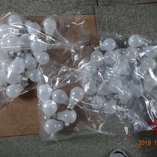 白熱電球　３０個　　４０ｗ１２個、６０ｗ１５個、１００ｗ３個
