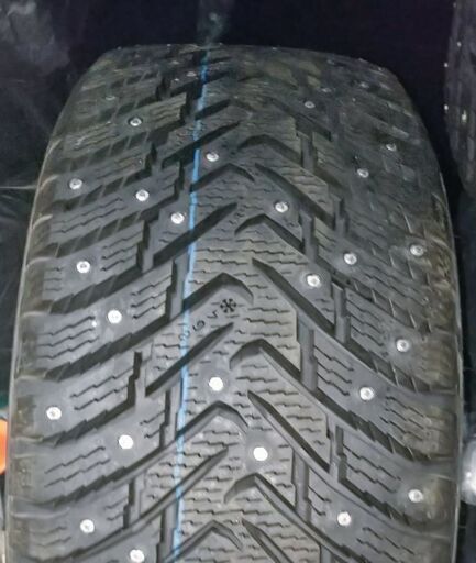 【売り切り】新品スパイク２本セット【225/55R17】hakkapelliita8