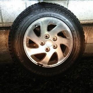 タイヤ、ホイール 軽自動車用4本ﾖｺﾊﾏスタッドレスﾊﾞﾘ山ｱﾙﾐ付