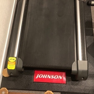 買い手が見つかり受けつけ終了Johnson ジョンソン HORIZON トレッドミル Ti22 Ti-E ルームランナー ランニングマシーン 【大型】